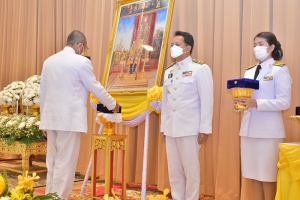 ผู้ว่าราชการจังหวัดพังงา เป็นประธานพิธีรับพระราชทานเครื่องราชอิสริยาภรณ์ ชั้นสายสะพาย ประจำปี 2564