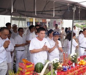 ผู้ว่าฯพังงา ร่วมพิธีแห่พระรอบเมือง ในงานประเพณีถือศีลกินผักจังหวัดพังงา วันที่ 27 ตุลาคม 2568