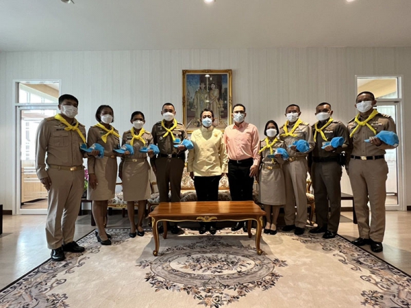 ผู้ว่าราชการจังหวัดพังงา รับการรายงานตัวของจิตอาสา 904 ที่สำเร็จหลักสูตร รุ่นที่ 1/65 ณ ห้องรับรองเจ้าเมือง