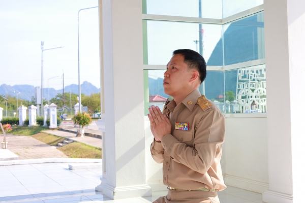 รองผู้ว่าฯพังงา คนใหม่เข้าสักการะสิ่งศักดิ์สิทธิ์คู่บ้านคู่เมืองพังงาก่อนปฏิบัติราชการ