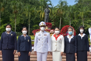จังหวัดพังงา นำส่วนราชการถวายราชสักการะวางพวงมาลา น้อมรำลึกพระมหากรุณาธิคุณสมเด็จย่า เนื่องในวันคล้ายวันสวรรคต ณ พระราชานุสาวรีย์สมเด็จพระศรีนครินทราบรมราชชนนี สวนสมเด็จพระศรีนครินทร์จังหวัดพังงา อ.เมืองพังงา