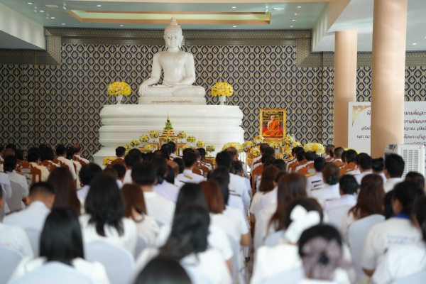 ผู้ว่าฯ พังงา เป็นประธานพิธีเจริญพระพุทธมนต์และทำบุญตักบาตรถวายพระกุศล เนื่องในโอกาสฉลองพระชนมายุ 99 พรรษา สมเด็จพระอริยวงศาคตญาณ สมเด็จพระสังฆราช สกลมหาสังฆปริณายก