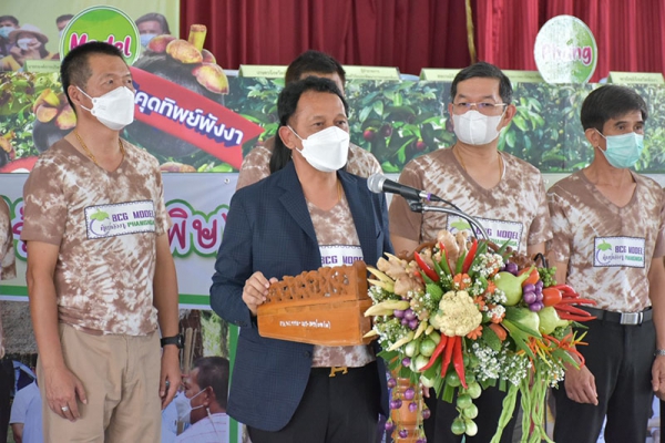 จังหวัดพังงา ภาคเอกชน และเกษตรกรผู้ปลูกมังคุด 5 อำเภอ ร่วมมือร่วมใจ &ldquo;ผลิตมังคุดซื่อสัตย์&rdquo; มังคุดคุณภาพทานได้ทุกลูกสู่ผู้บริโภค