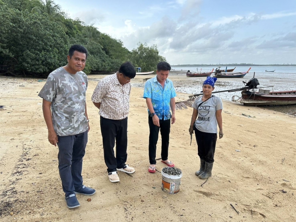 ผู้ว่าฯ พังงา ลงพื้นที่แก้ปัญหาท่าเทียบเรือเกาะคอเขา