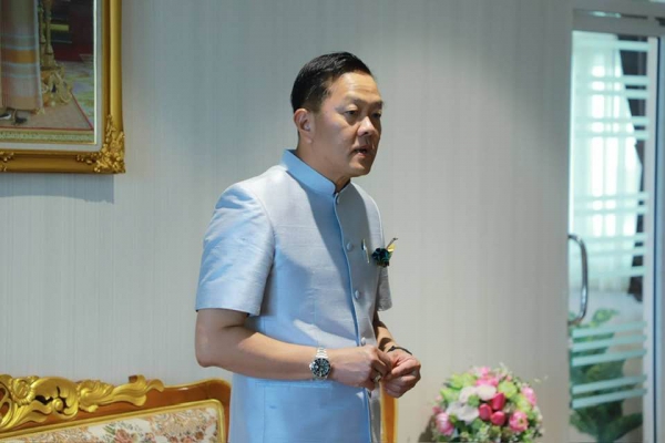 วันที่ 14 พ.ย.66 นายสุพจน์ รอดเรือง ณ หนองคาย ผู้ว่าราชการจังหวัดพังงา ในฐานะผู้อำนวยการศูนย์อำนวยการจิตอาสาพระราชทานจังหวัดพังงา กล่าวพบปะพร้อมให้โอวาทและแสดงความยินดีกับผู้สำเร็จหลักสูตรจิตอาสา 904 หลักสูตรพื้นฐาน (ภาค 4)  รุ่นที่ 3/66 ในโอกาสเข้าร