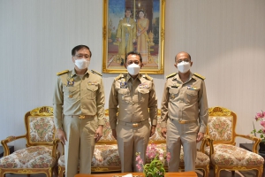 ผู้ว่าราชการจังหวัดพังงา ให้การต้อนรับนายไพบูลย์ จันทร์วรเชษฐ์ ผู้พิพากษาหัวหน้าศาลจังหวัดพังงา  ณ ห้องรับรองเจ้าเมือง