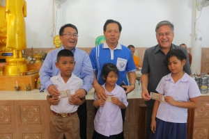 ผู้ว่าพังงานำส่วนราชการ พุทธศาสนิกชน ร่วมทำบุญเยี่ยมวัดประชารัฐร่วมใจทุกวันพระ