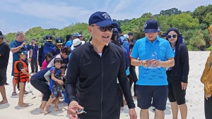 ผู้ว่าฯพังงา หัวหน้าสำนักงานผู้บังคับบัญชา ศรชล. อธิบดีกรมทรัพยากรทางทะเลและชายฝั่ง ร่วมตรวจเยี่ยมหน่วยอนุรักษ์พันธุ์เต่าทะเลฐานทัพเรือพังงา ทัพเรือภาค 3 พร้อมปล่อยลูกเต่าตนุกลับทะเล
