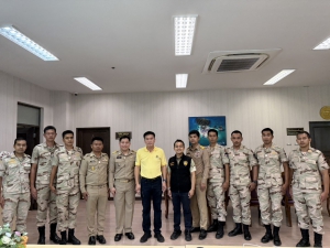 ผู้ว่าราชการจังหวัดพังงา มอบเหรียญรุ่นเปิดเมือง ให้กำลังใจแก่ชุดปฏิบัติการพิเศษฝ่ายปกครองจังหวัดพังงา ผู้ปฏิบัติหน้าที่ดูแลรักษาความสงบเรียบร้อย