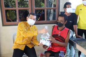 รองผู้ว่าราชการจังหวัดพังงา ลงพื้นที่อำเภอทับปุด เยี่ยมเยียนพบปะประชาชนที่เข้ารับการฉีดวัคซีนโควิด-19 และผู้ป่วยติดบ้านและผู้ป่วยติดเตียงตามบ้าน