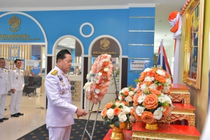 ผู้ว่าฯพังงา นำข้าราชการวางพวงมาลาถวายราชสักการะเนื่องในวันคล้ายวันสวรรคตพระบาทสมเด็จพระจอมเกล้าเจ้าอยู่หัว