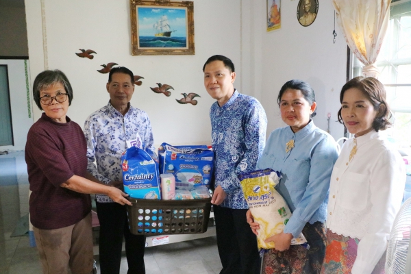 พังงา-กรมการศาสนาจัดกิจกรรม &ldquo;ชิมหนม ชมหลาด ตักบาตร @หลาดลองแล&rdquo; ส่งเสริมศรัทธา สร้างรายได้สู่ชุมชน