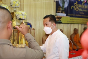 ผู้ว่าฯพังงา นำพุทธศาสนิกชนสวดมนต์ข้ามปีเสริมสิริมงคล รับวันใหม่ของปี 2567