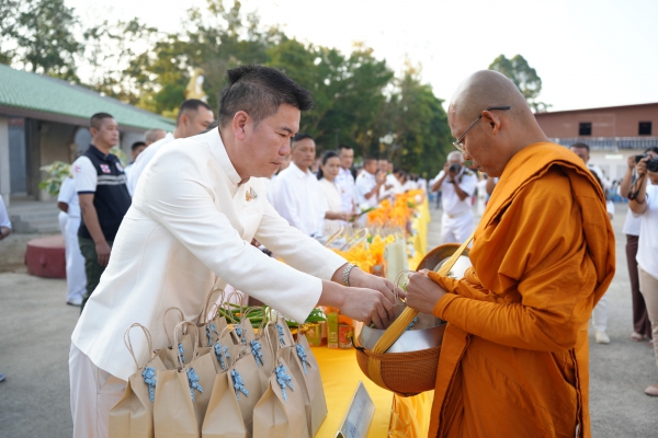 ผู้ว่าฯพังงา นำพุทธศาสนิกชนทำบุญถือศีล สืบสานพุทธศาสนา เนื่องในวันมาฆบูชา