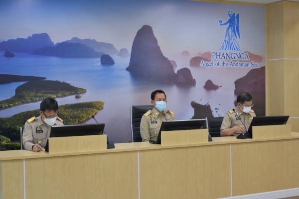 จังหวัดพังงา ติดตามสถานการณ์การควบคุมและป้องกันโควิด-19